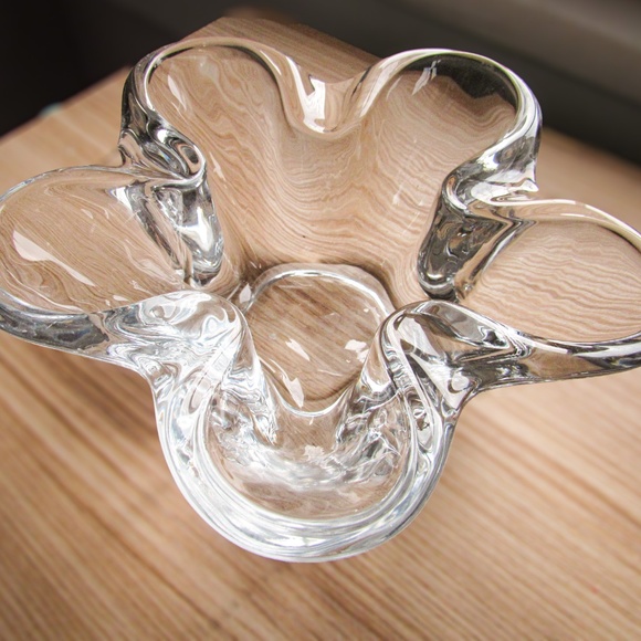 Vintage Tiffin Glass Vase- Retro Flower Trinket Dish-Candy Dish 7x7x2 inches - Picture 3 of 4